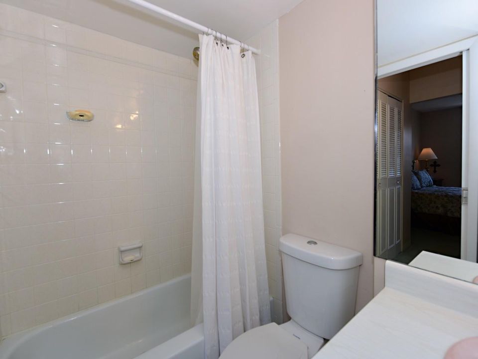 For Rent: $2,500 (1 beds, 1 baths, 1008 Square Feet)