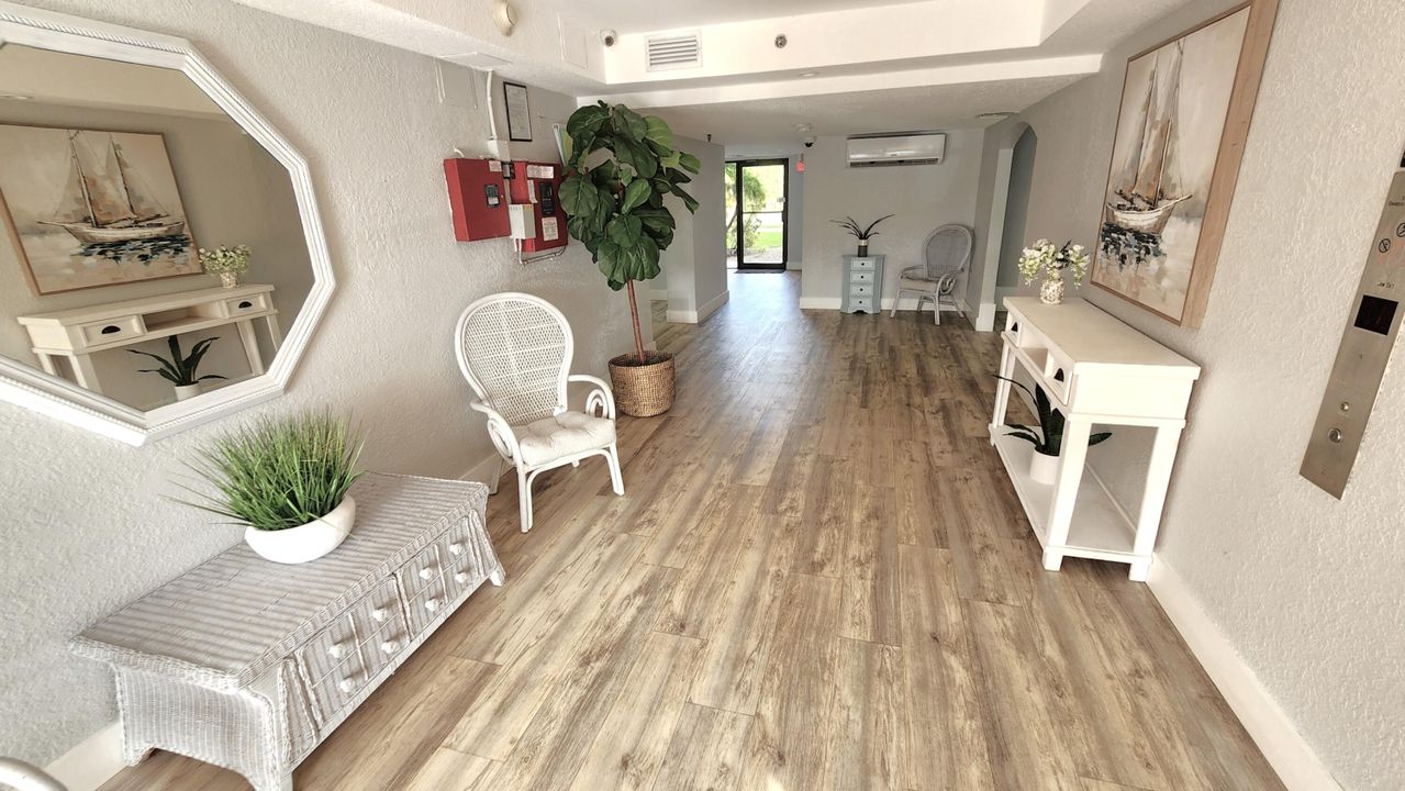 出租: $4,750 (2 贝兹, 2 浴室, 1175 平方英尺)