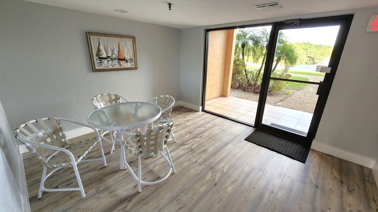 出租: $4,750 (2 贝兹, 2 浴室, 1175 平方英尺)