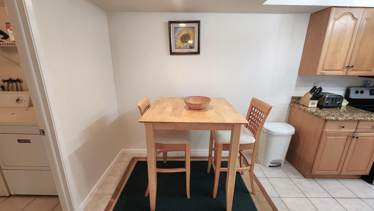 出租: $4,750 (2 贝兹, 2 浴室, 1175 平方英尺)