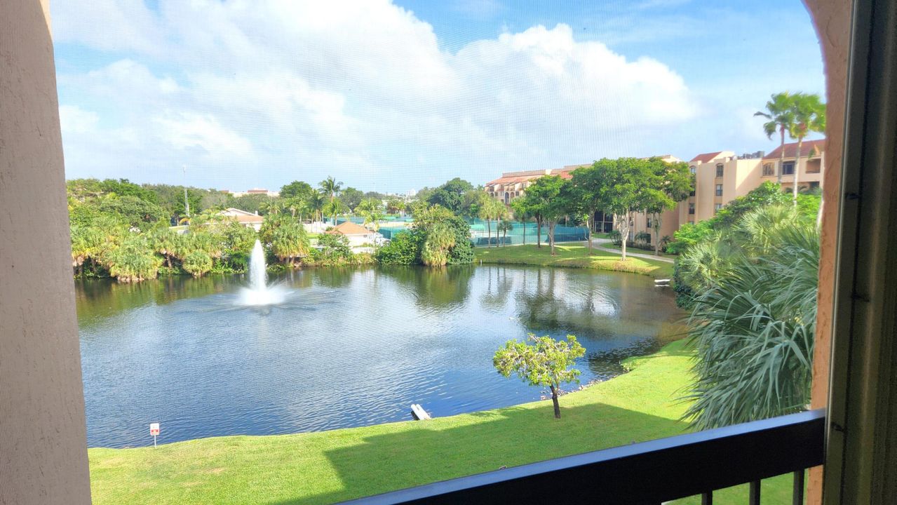 出租: $4,750 (2 贝兹, 2 浴室, 1175 平方英尺)