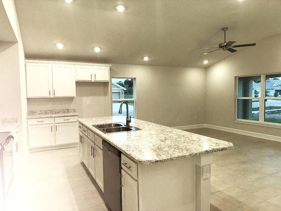 待售: $316,772 (3 贝兹, 2 浴室, 1776 平方英尺)