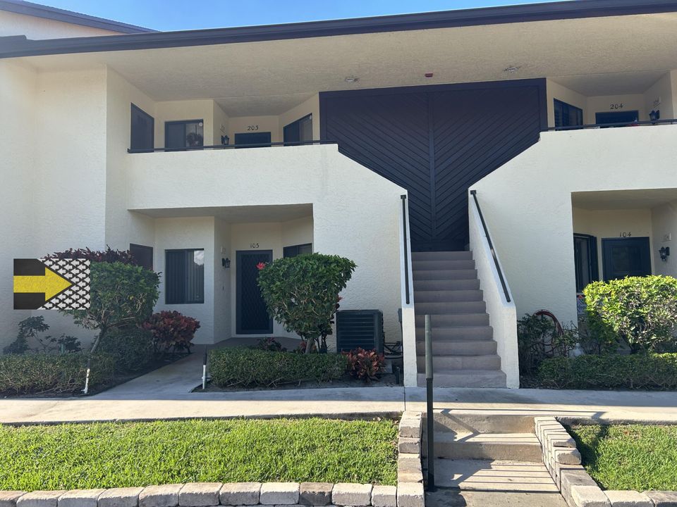 For Sale: $219,900 (2 beds, 2 baths, 1196 Square Feet)