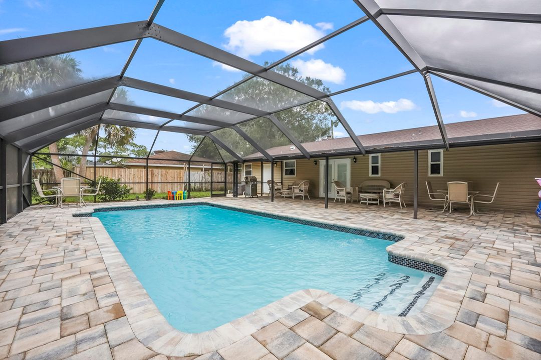 En Venta: $499,900 (3 camas, 2 baños, 1323 Pies cuadrados)