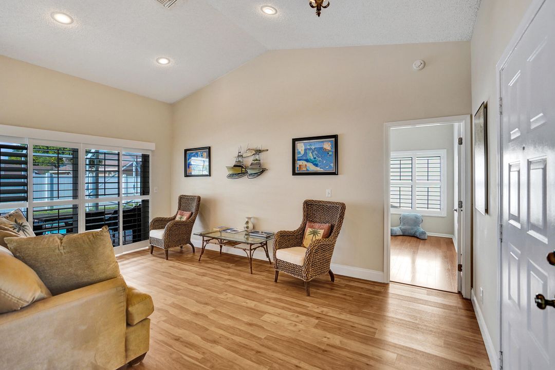 На продажу: $599,000 (3 спален, 2 ванн, 1665 Квадратных фут)