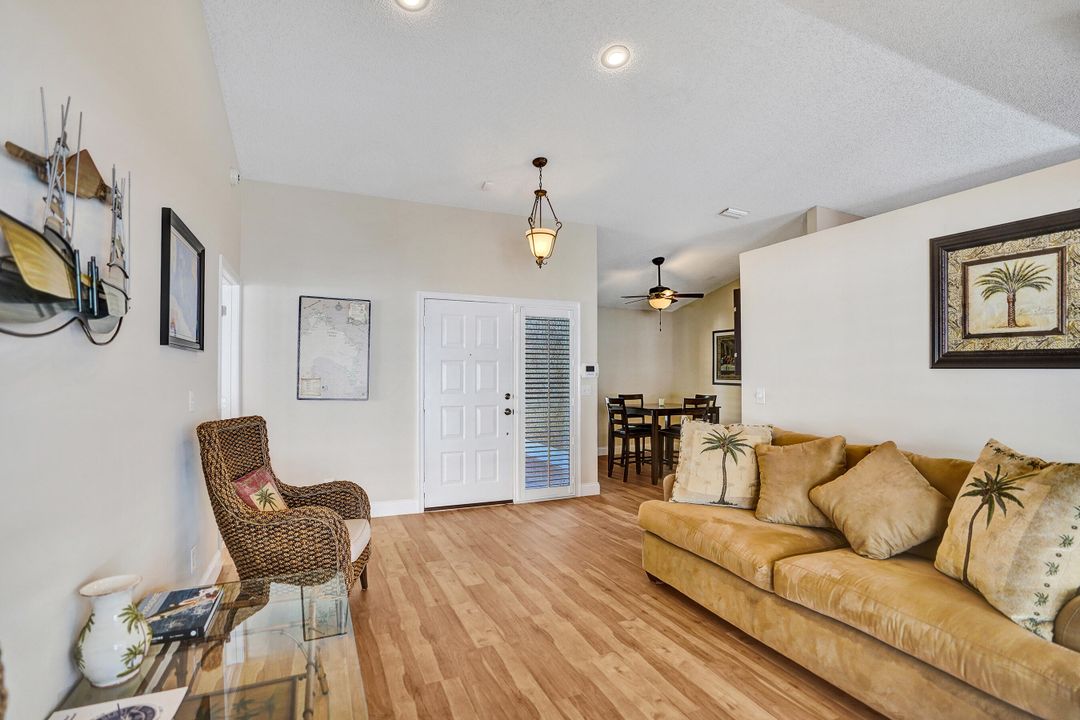 На продажу: $599,000 (3 спален, 2 ванн, 1665 Квадратных фут)