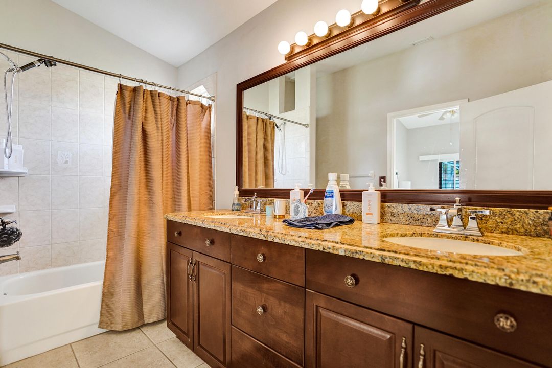 На продажу: $599,000 (3 спален, 2 ванн, 1665 Квадратных фут)