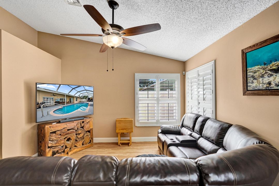 На продажу: $599,000 (3 спален, 2 ванн, 1665 Квадратных фут)