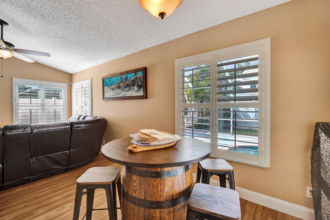 На продажу: $599,000 (3 спален, 2 ванн, 1665 Квадратных фут)