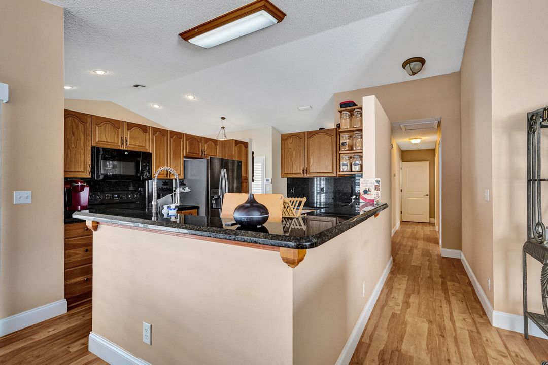 На продажу: $599,000 (3 спален, 2 ванн, 1665 Квадратных фут)