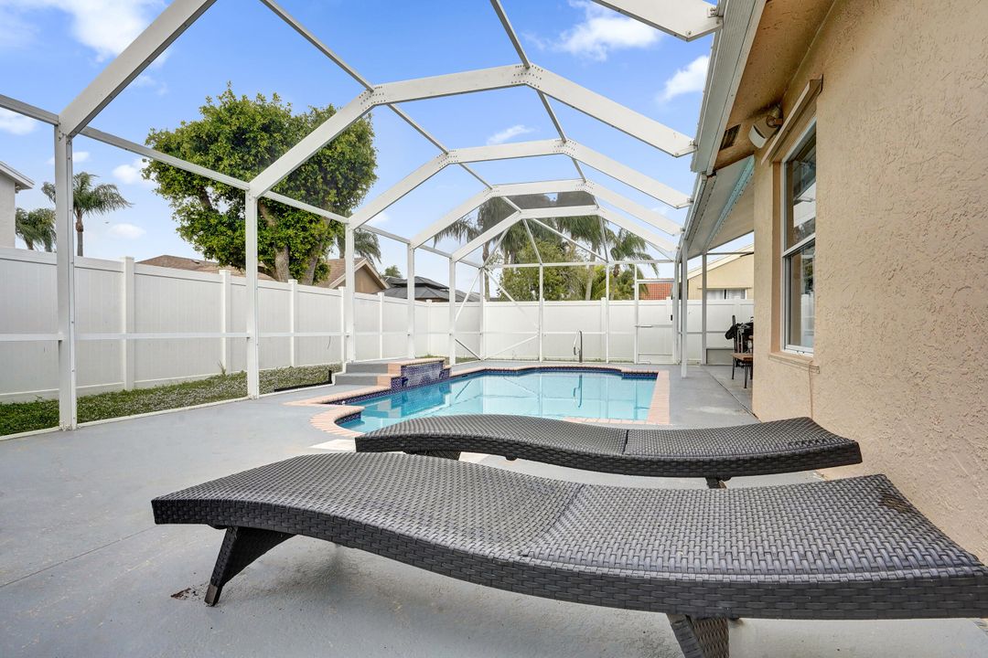 На продажу: $599,000 (3 спален, 2 ванн, 1665 Квадратных фут)