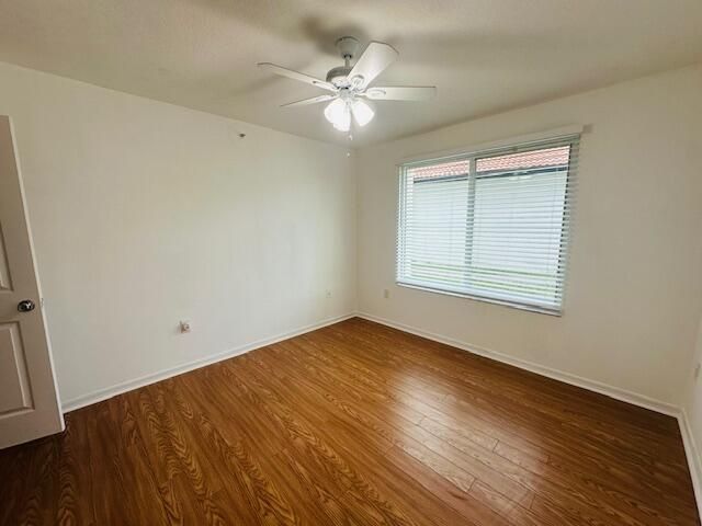 В аренду: $2,499 (3 спален, 2 ванн, 1233 Квадратных фут)