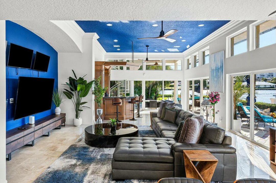 На продажу: $5,995,000 (4 спален, 3 ванн, 3543 Квадратных фут)