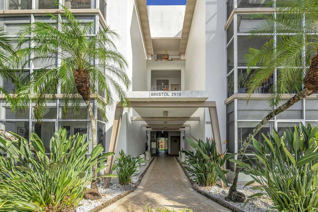 Под контрактом: $1,895 (1 спален, 1 ванн, 600 Квадратных фут)