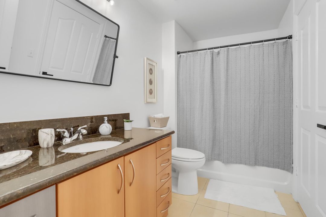 出租: $3,700 (1 贝兹, 1 浴室, 864 平方英尺)