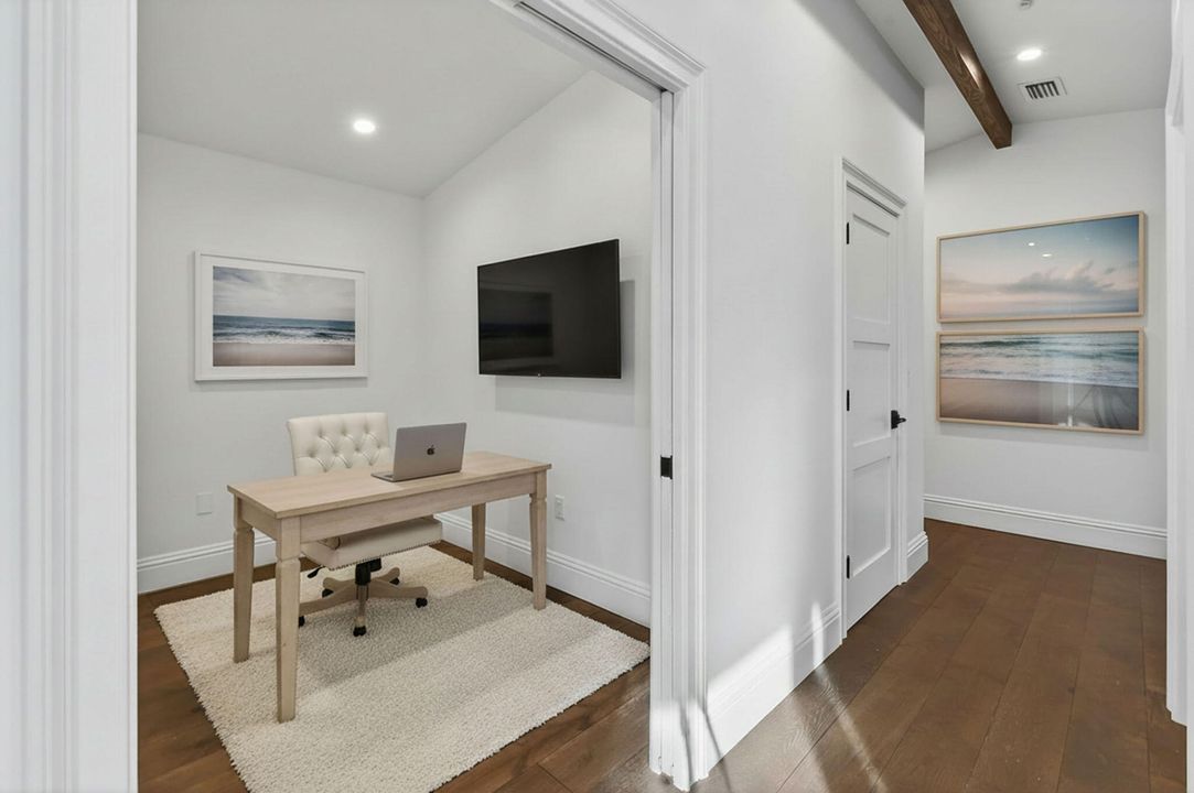 En Venta: $2,850,000 (3 camas, 3 baños, 2575 Pies cuadrados)