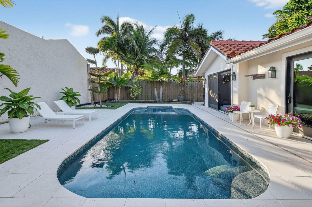 En Venta: $2,850,000 (3 camas, 3 baños, 2575 Pies cuadrados)