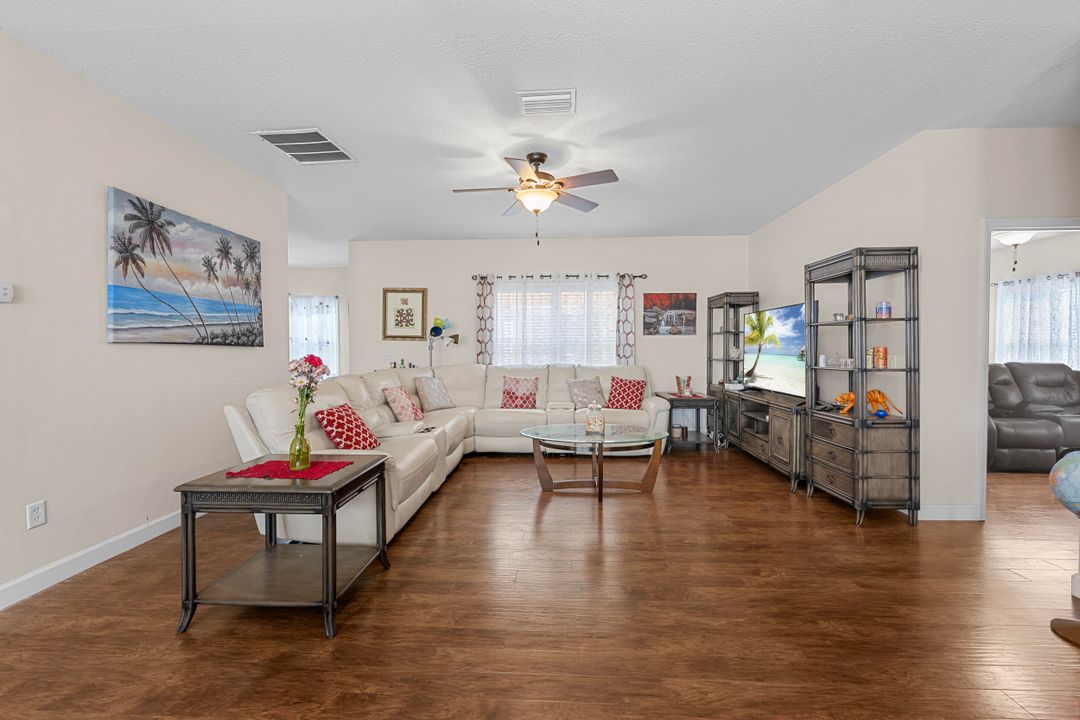 For Sale: $359,900 (3 beds, 2 baths, 1860 Square Feet)