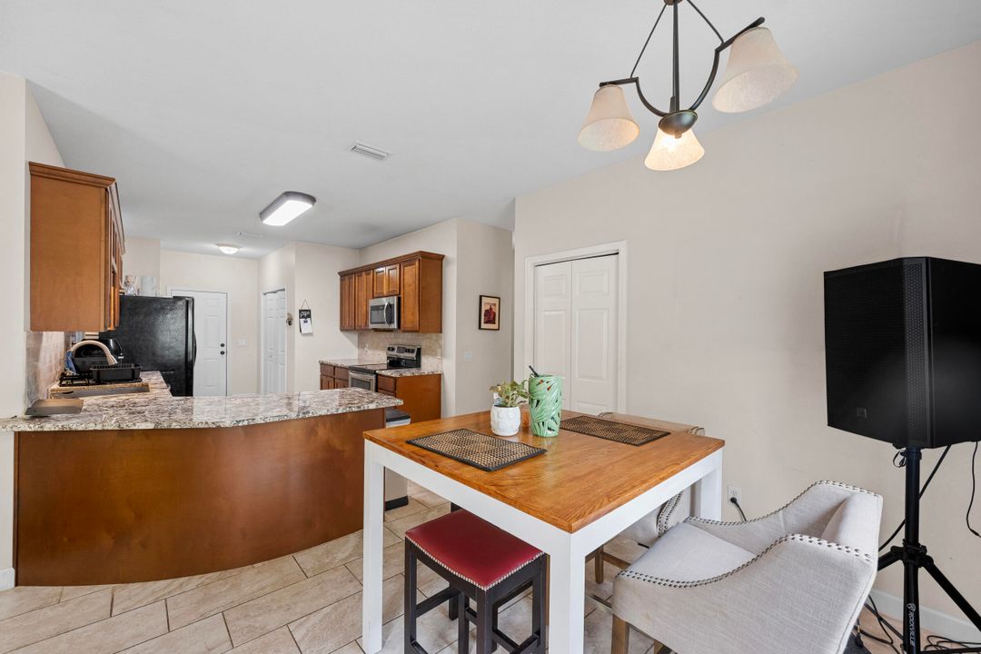 For Sale: $359,900 (3 beds, 2 baths, 1860 Square Feet)