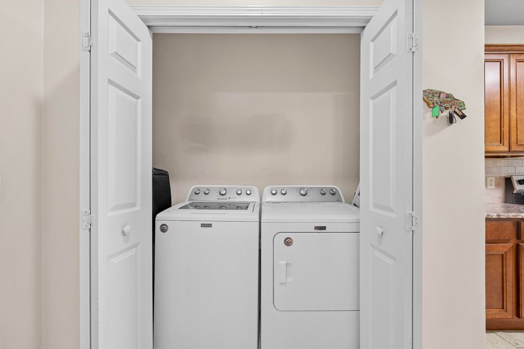 For Sale: $359,900 (3 beds, 2 baths, 1860 Square Feet)