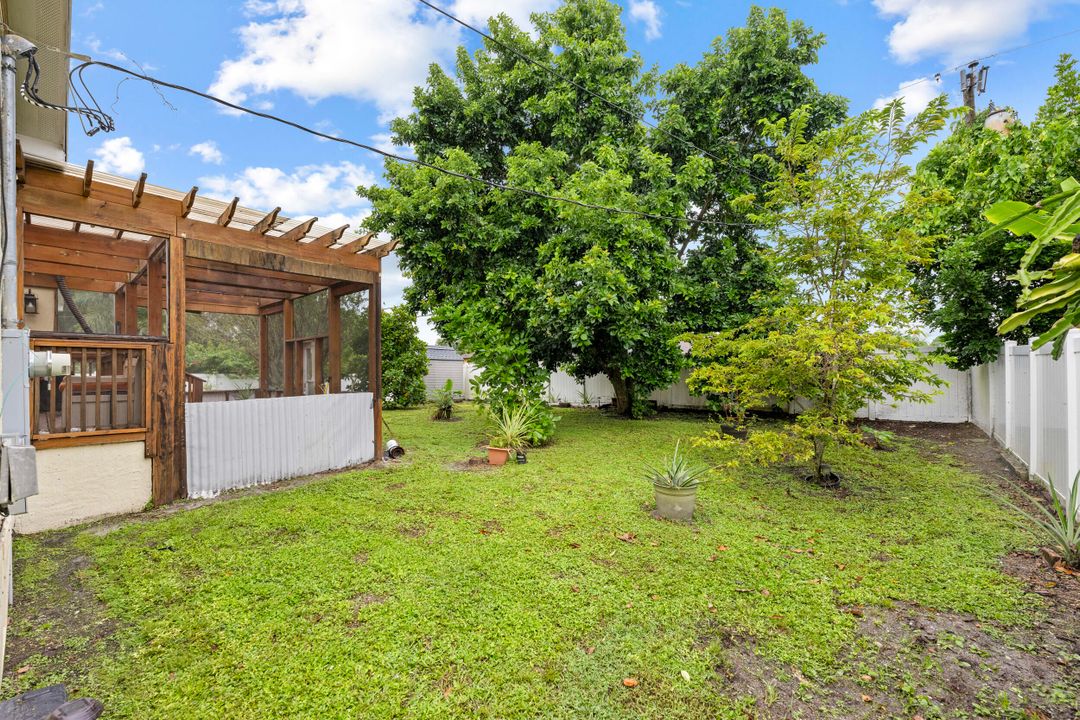 For Sale: $359,900 (3 beds, 2 baths, 1860 Square Feet)