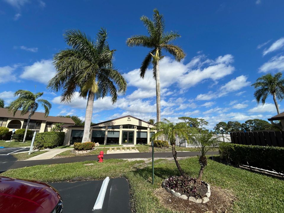 待售: $119,000 (2 贝兹, 1 浴室, 804 平方英尺)