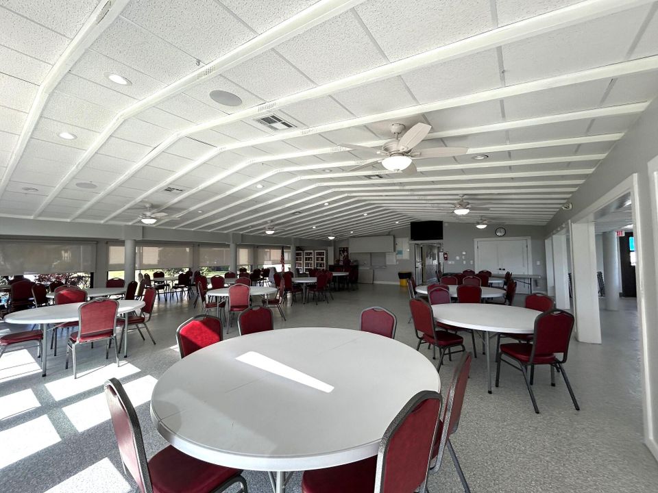 待售: $119,000 (2 贝兹, 1 浴室, 804 平方英尺)