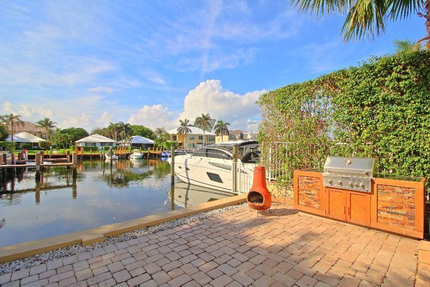 For Rent: $2,950 (1 beds, 1 baths, 638 Square Feet)