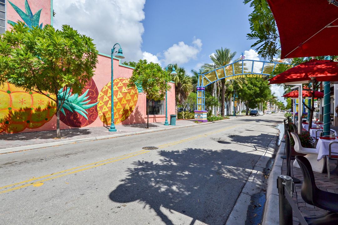 For Rent: $2,950 (1 beds, 1 baths, 638 Square Feet)