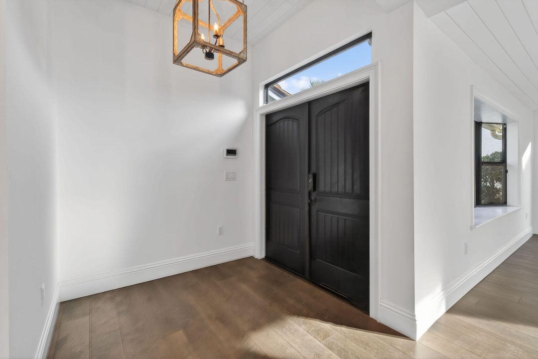 En Venta: $2,850,000 (3 camas, 3 baños, 2575 Pies cuadrados)