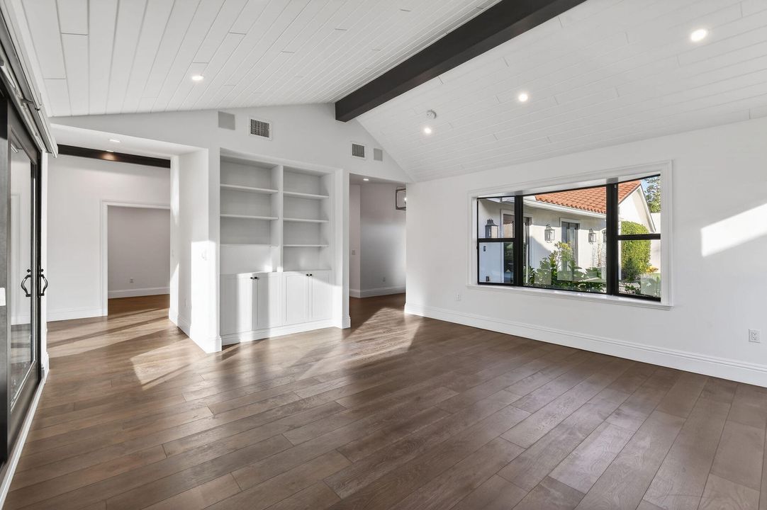 En Venta: $2,850,000 (3 camas, 3 baños, 2575 Pies cuadrados)