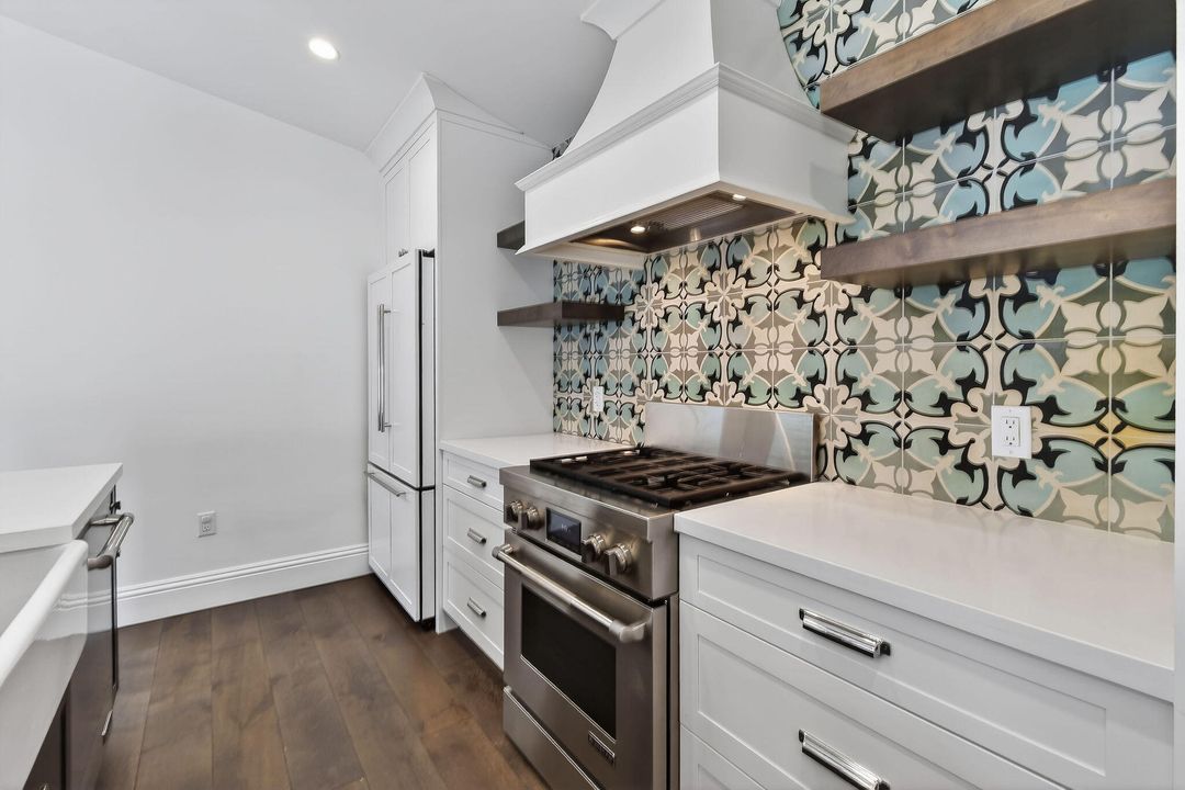 En Venta: $2,850,000 (3 camas, 3 baños, 2575 Pies cuadrados)