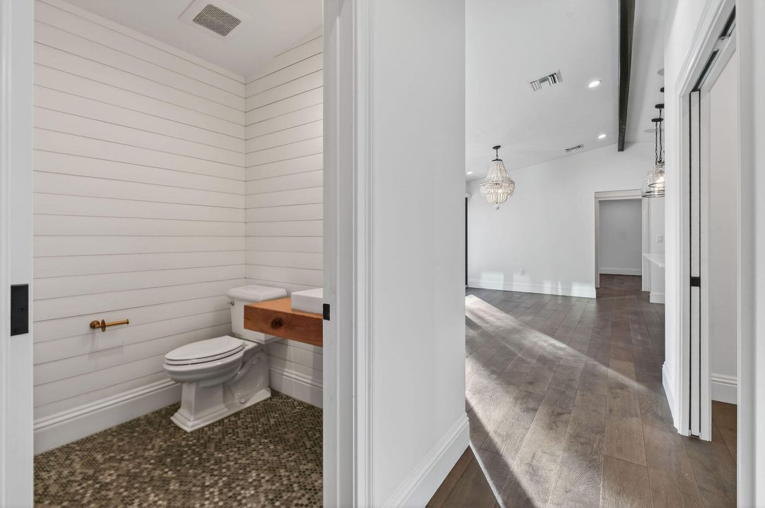 En Venta: $2,850,000 (3 camas, 3 baños, 2575 Pies cuadrados)