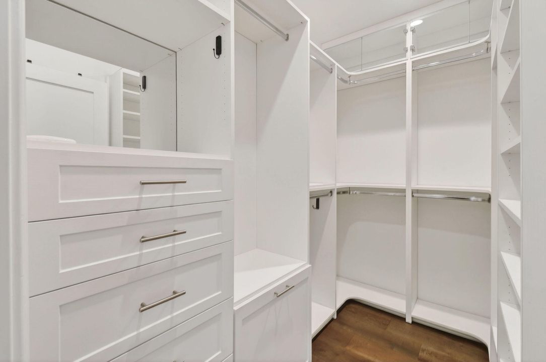 En Venta: $2,850,000 (3 camas, 3 baños, 2575 Pies cuadrados)