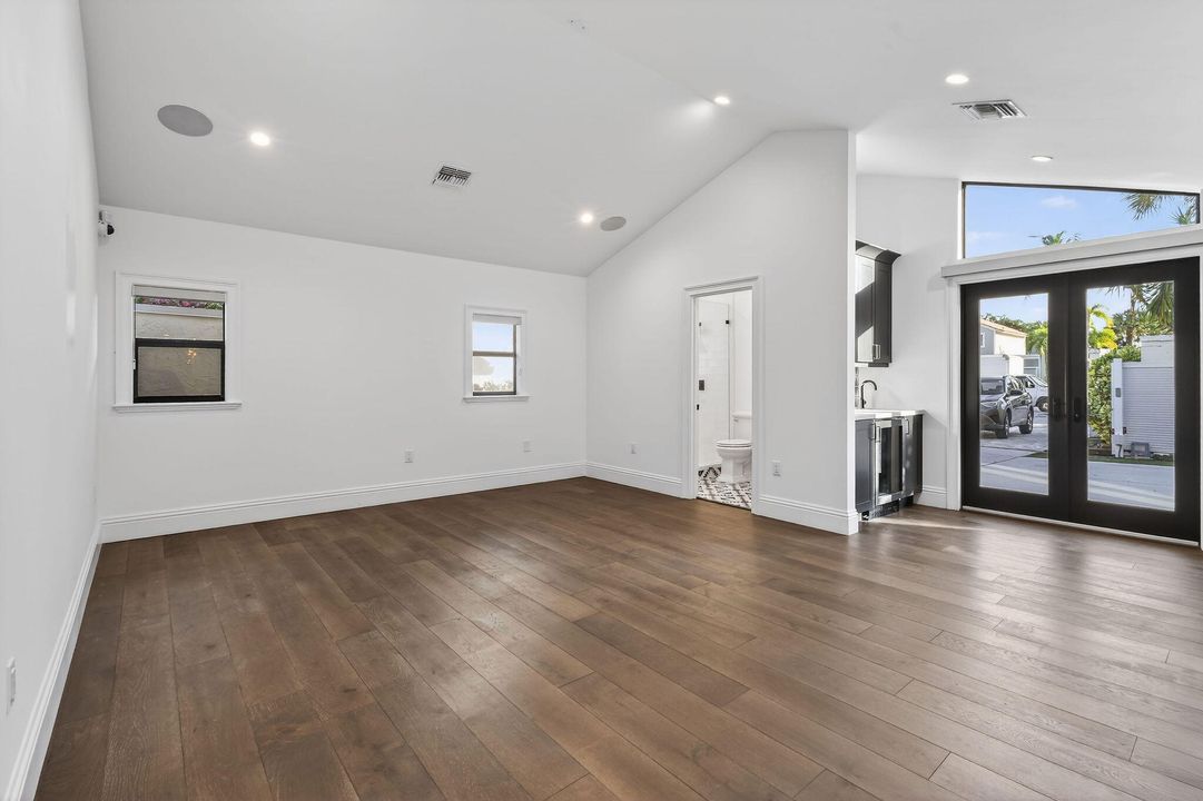 En Venta: $2,850,000 (3 camas, 3 baños, 2575 Pies cuadrados)