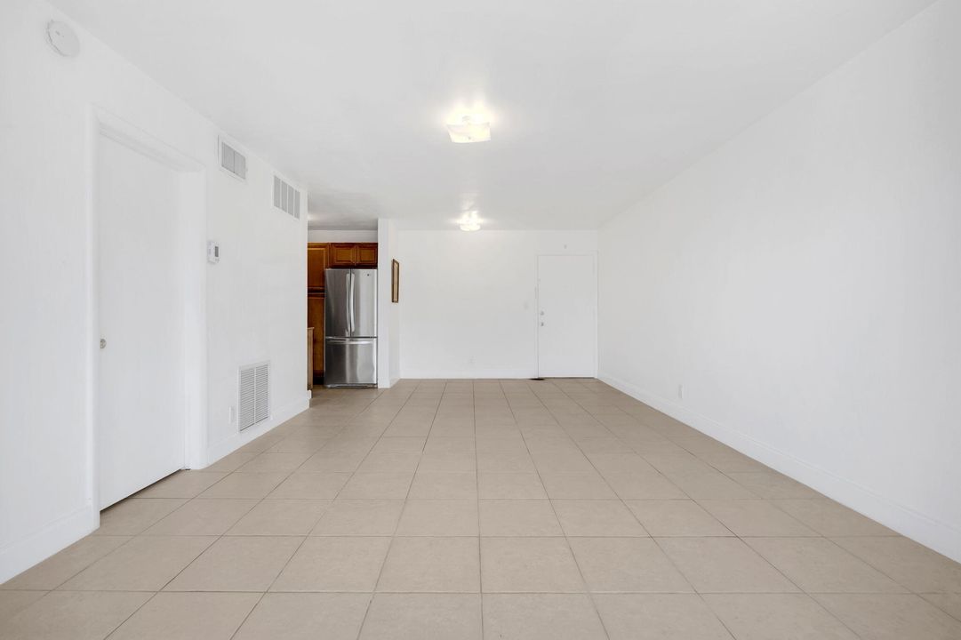 Под контрактом: $1,895 (1 спален, 1 ванн, 600 Квадратных фут)