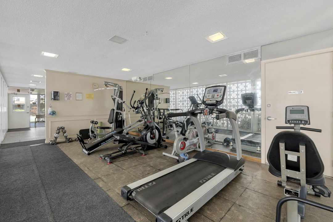 Под контрактом: $1,895 (1 спален, 1 ванн, 600 Квадратных фут)