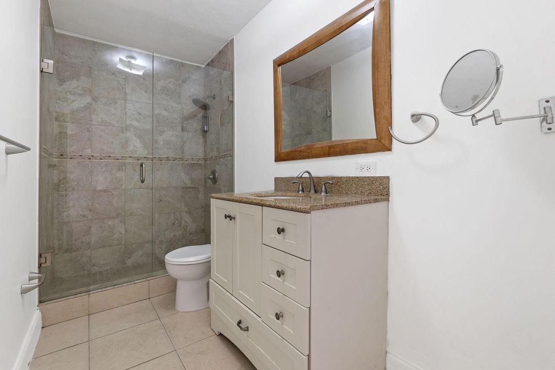 Под контрактом: $1,895 (1 спален, 1 ванн, 600 Квадратных фут)