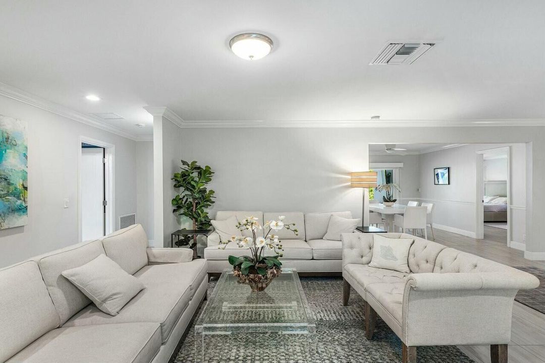 На продажу: $3,700,000 (4 спален, 2 ванн, 2463 Квадратных фут)