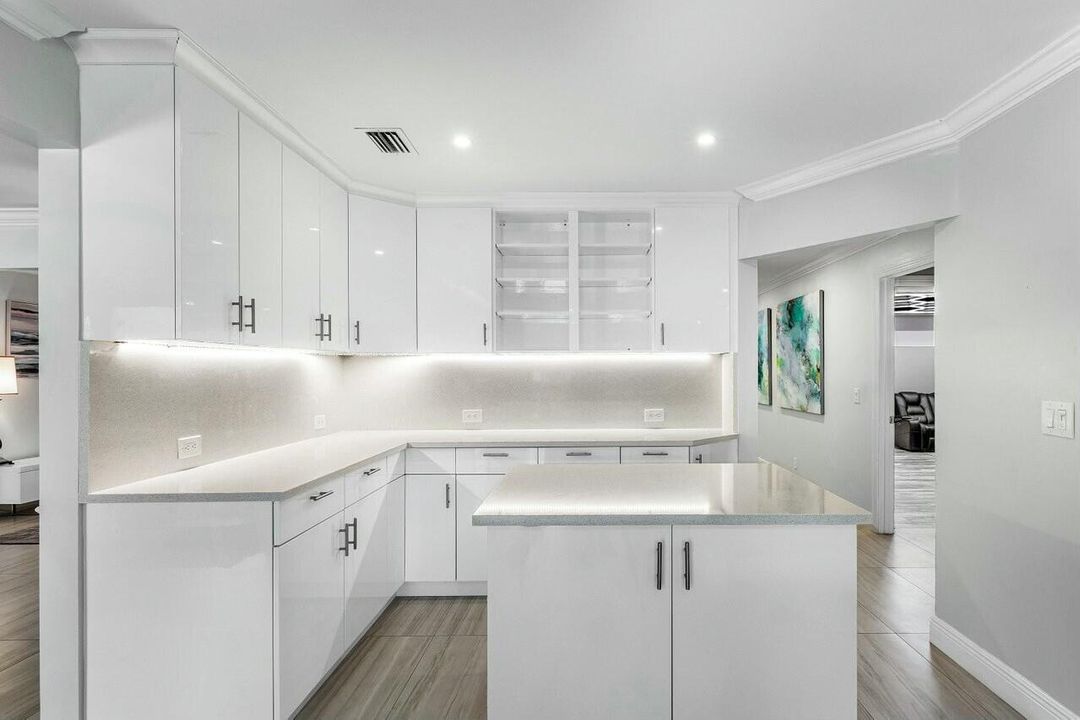 На продажу: $3,700,000 (4 спален, 2 ванн, 2463 Квадратных фут)