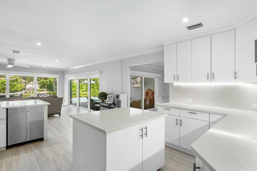 На продажу: $3,700,000 (4 спален, 2 ванн, 2463 Квадратных фут)