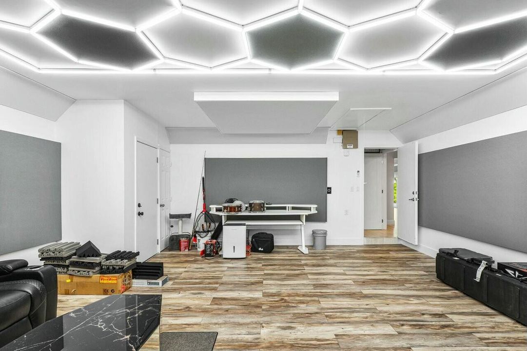 На продажу: $3,700,000 (4 спален, 2 ванн, 2463 Квадратных фут)