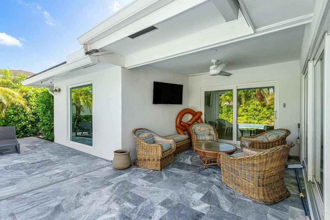 На продажу: $3,700,000 (4 спален, 2 ванн, 2463 Квадратных фут)