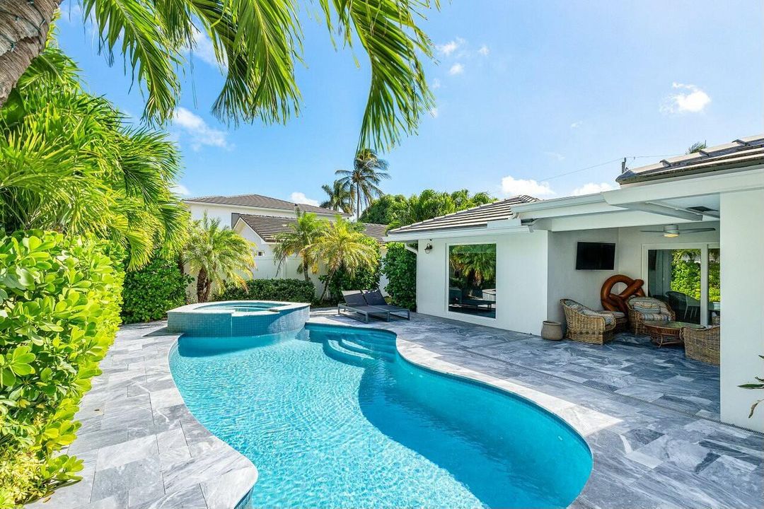 На продажу: $3,700,000 (4 спален, 2 ванн, 2463 Квадратных фут)