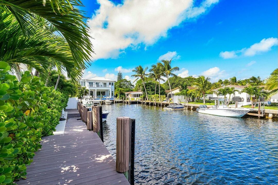 На продажу: $3,700,000 (4 спален, 2 ванн, 2463 Квадратных фут)