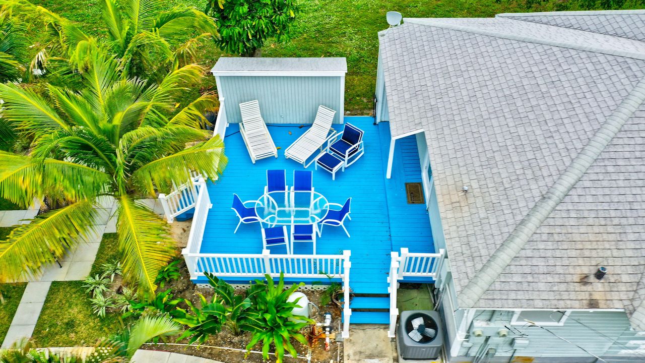 待售: $2,400,000 (3 贝兹, 3 浴室, 1556 平方英尺)