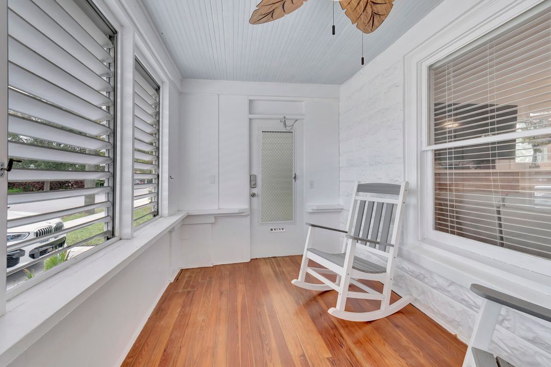 待售: $2,400,000 (3 贝兹, 3 浴室, 1556 平方英尺)