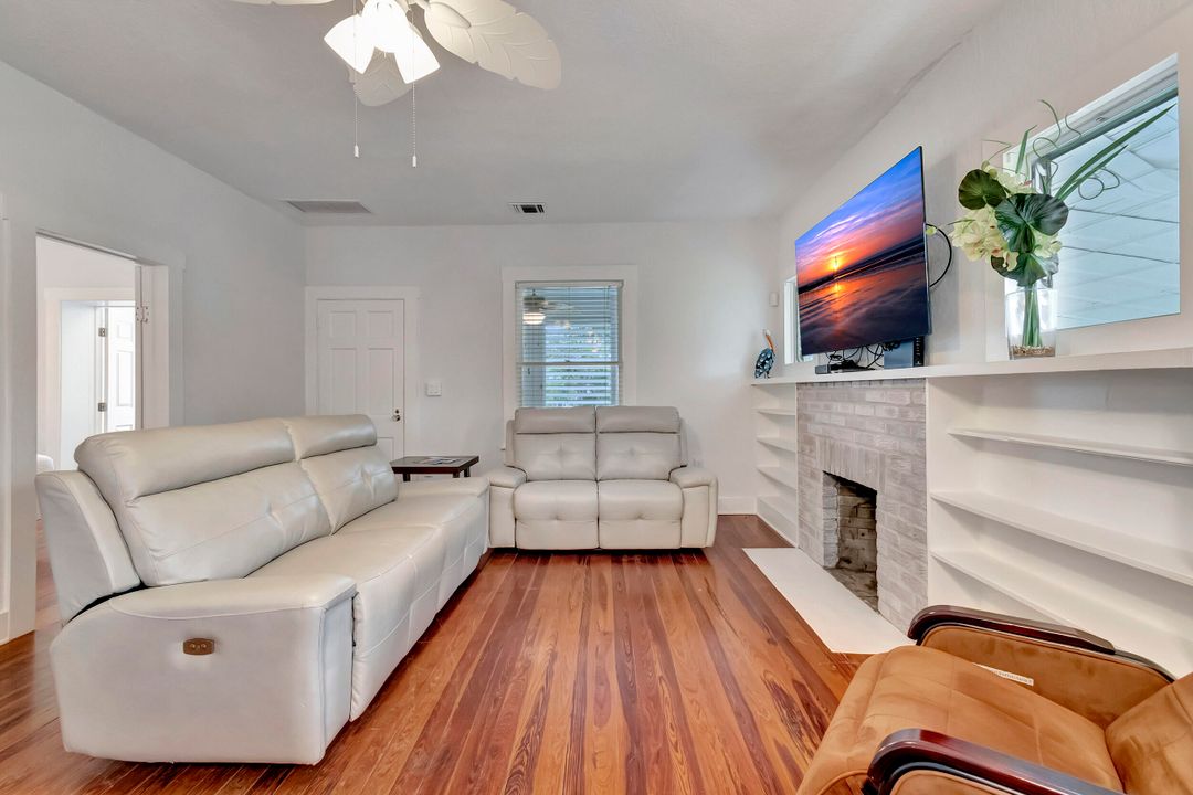 待售: $2,400,000 (3 贝兹, 3 浴室, 1556 平方英尺)