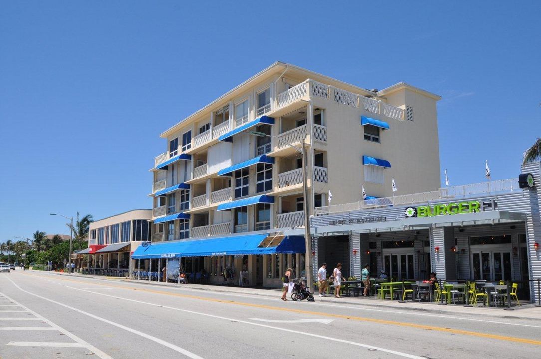 待售: $2,400,000 (3 贝兹, 3 浴室, 1556 平方英尺)