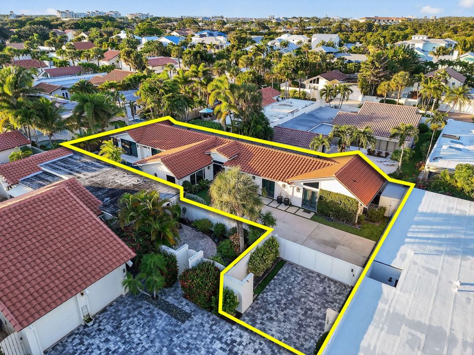 En Venta: $2,850,000 (3 camas, 3 baños, 2575 Pies cuadrados)